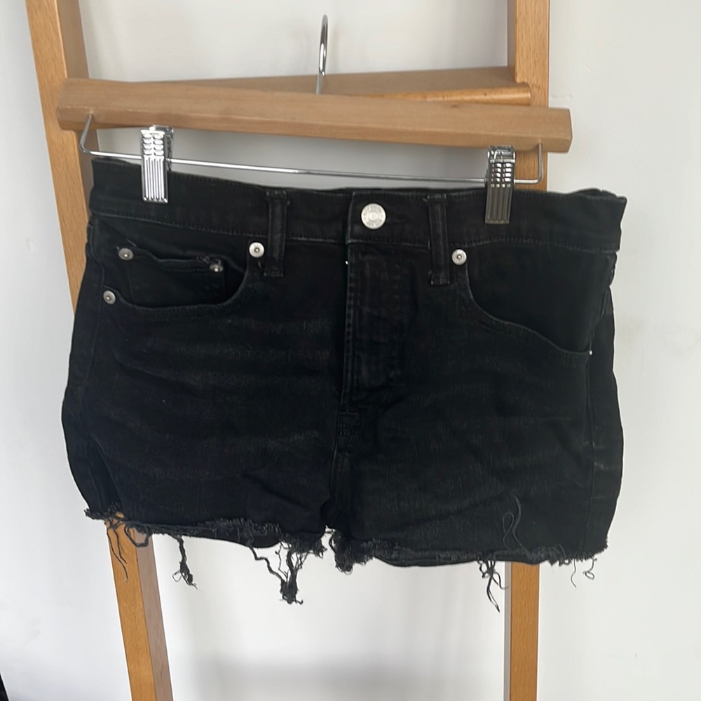 Semi distressed gap jean shorts